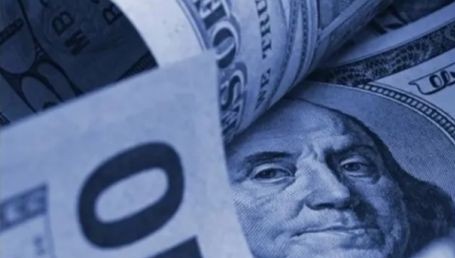 El dólar se mantiene en lo alto: a 137 pesos en el mercado ilegal