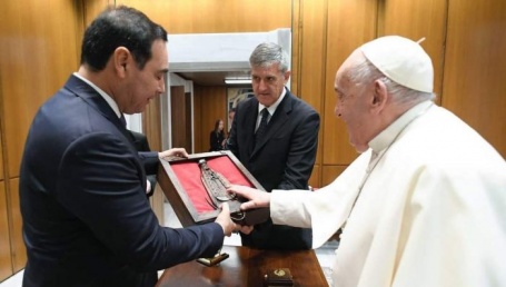 El Papa Francisco recibió al gobernador Gustavo Valdés